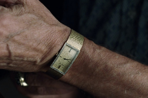 Mathey-Tissot-Gold-Watch-Worn-by-Robert-De-Niro-in-The-Irishman-2.jpg