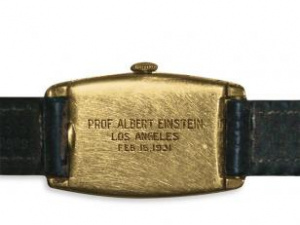 Longines-gold-watch-Albert-Einstein-engraved-case-back-1931.jpg